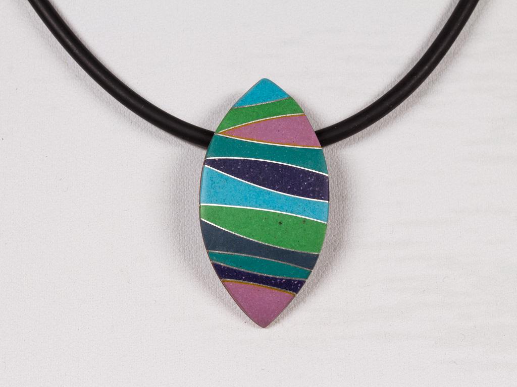 Handgefertigter Anhänger Mit Emaille in Lila, Blau, Grün Handarbeit Unikatschmuck Halsschmuck Schmuck Für Damen Geschenk Geburtstag von FeuerschmuckSander