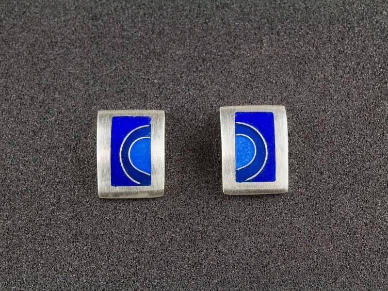 Silberohrstecker Mit Emaille in Blau Gewölbt Handgefertigt Emaille-Schmuck Unikat Schmuck Geschenk Für Sie Emaillierte Ohrringe 925Er Silber von FeuerschmuckSander
