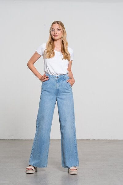 Feuervogl fv-Fyl:la | Wide Leg | High Waist | Pleat | Pure Denim Feuervogl fv-Fyl:la | Wide Leg | High Waist | Pleat | Pure Denim von Feuervogl