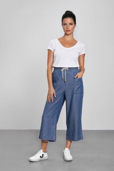 Feuervogl fv-Mar:tha Jogpants | Wide Leg | Cropped | Rubber Waistband | Light Blue Feuervogl fv-Mar:tha Jogpants | Wide Leg | Cropped | Rubber Waistband | Light Blue von Feuervogl