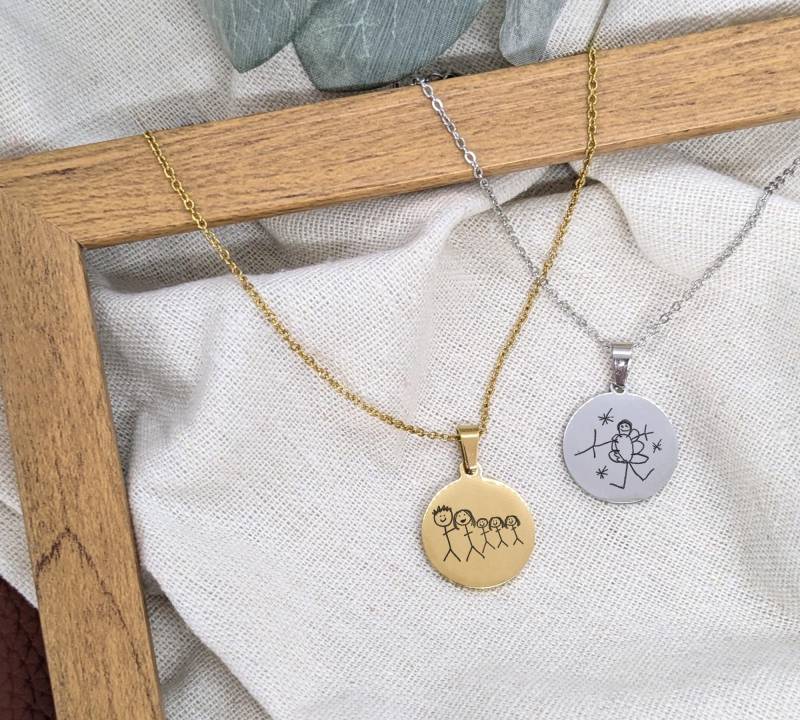 Kette Kinderzeichnung Als Anhänger Zeichnung Gravur Eigene Geschenk Oma Mama Kunst von FianesseShop