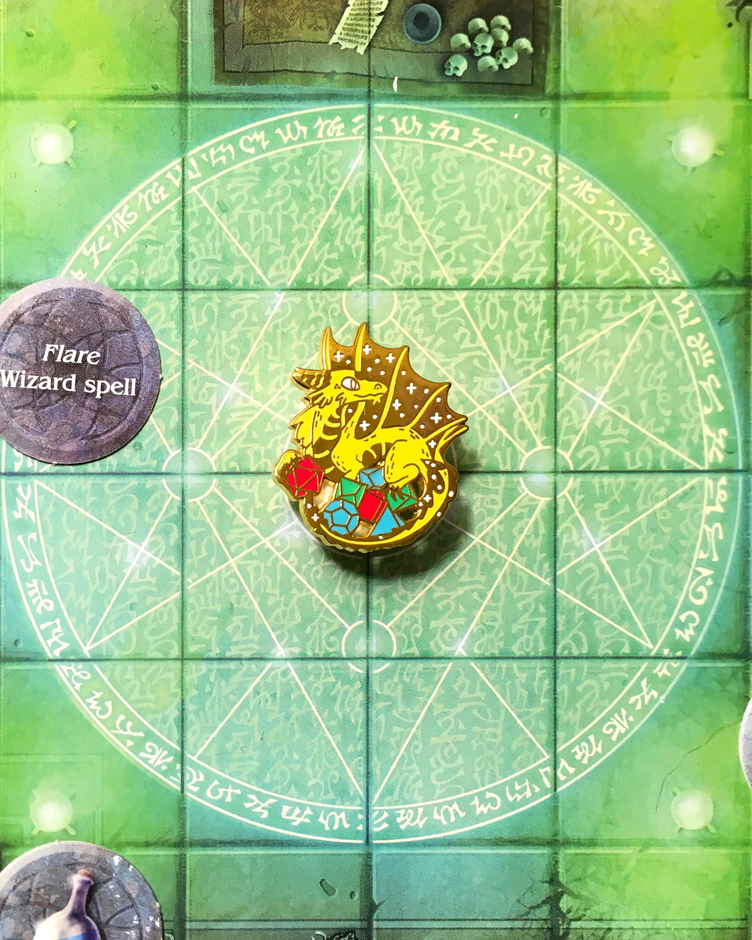Goldener Drache Emaille Pin Goldener Drache Emaille Pin von FiddlinWeasel
