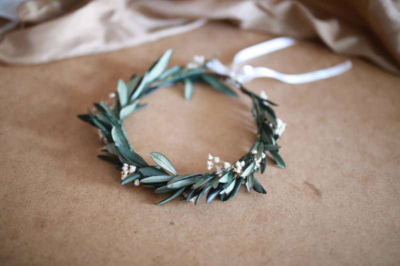 Olivenzweig/Olivenblatt Haarkranz Schleierkraut Blumen Heiligenschein Blumenkranz Kleinkind Stirnband Taufe Geschenk Mädchen Olive Boho Hochzeit Olivenzweig/Olivenblatt Haarkranz Schleierkraut Blumen Heiligenschein Blumenkranz Kleinkind Stirnband Taufe Geschenk Mädchen Olive Boho Hochzeit von FidosFlowerDesign