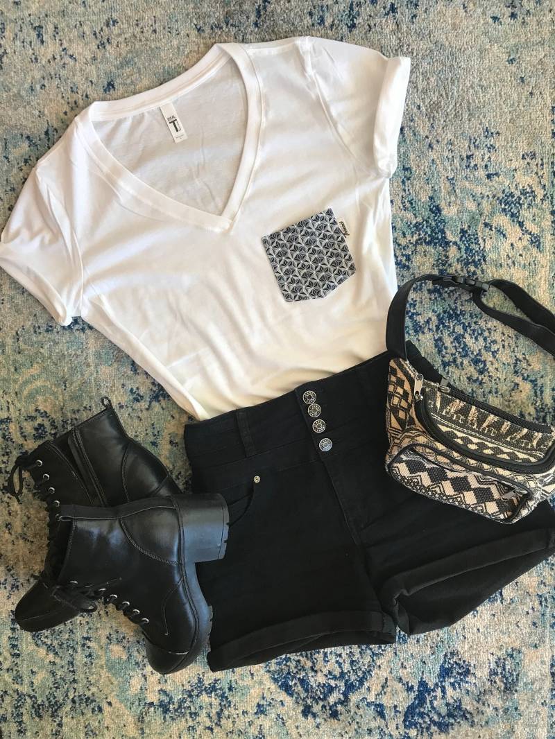 Epcot Raumschiff Erde Inspiriert Taschen-T-Shirt Epcot Raumschiff Erde Inspiriert Taschen-T-Shirt von FieldofThread