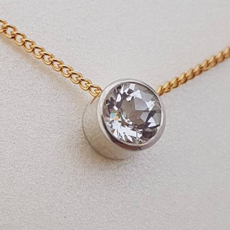 9Ct Weißgold Und Moissanit Anhänger An Einer Gelbgold Kette. Geschenk Für Sie. Brautmode. Brautjungfern Geschenk. Muttertag. Hochzeit von FieldsJewellery