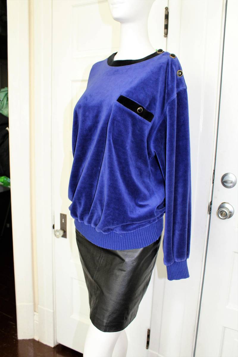 Vintage 90Er Jahre Lizsport Indigo Velours Pullover von FierceFrillsBoutique