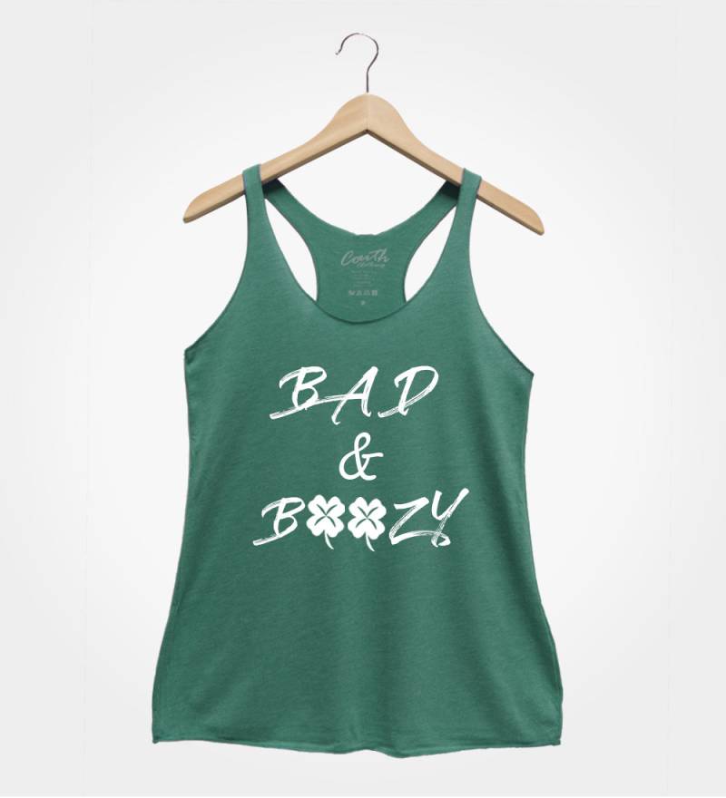 Bad & Boozy St. Patrick's Day Tank Top Vierblättriges Kleeblatt von FierceTankDesign