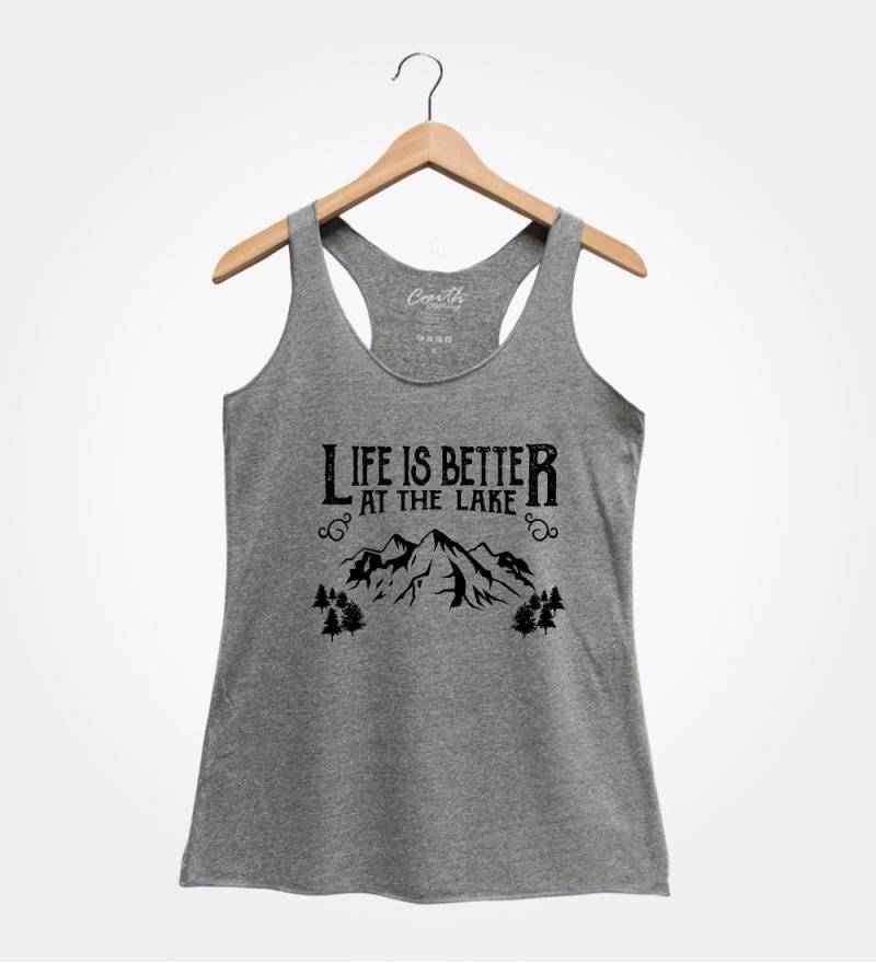 Das Leben Ist Besser Am See Tank Top Damen Racerback Urlaub Shirt von FierceTankDesign