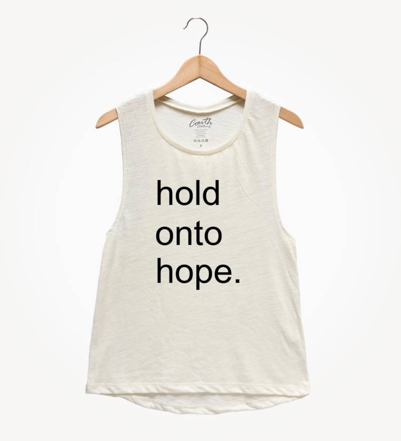 Festhalten An Hope Muskel Tank Top Damen Grafik T-Shirt von FierceTankDesign