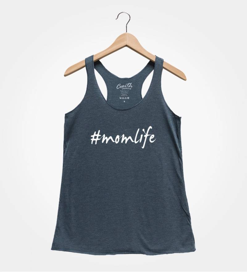 Hashtag Momlife Tank Top, Damen Grafik T-Shirt von FierceTankDesign
