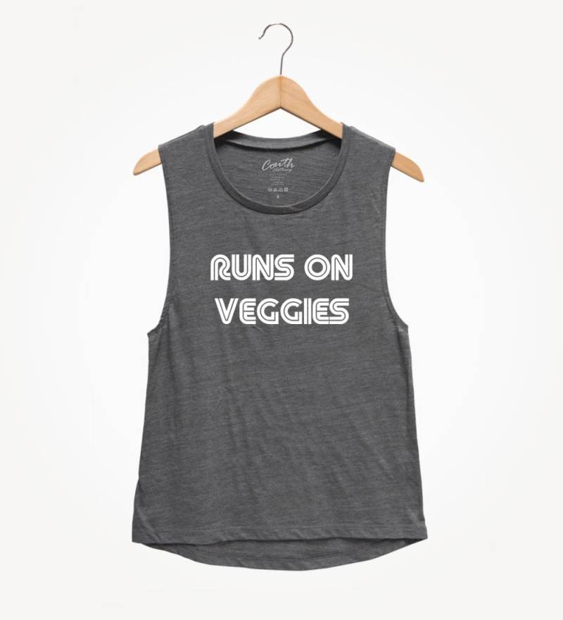 Läuft Auf Veggies Muskel-T-Shirt - Vegan Vibes Frauen Tank Top von FierceTankDesign