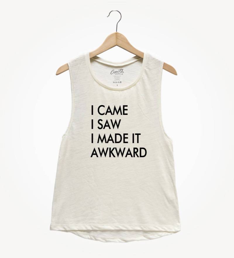 Peinlich Humor Muskel Tank Top Frauen Yoga T-Shirt von FierceTankDesign