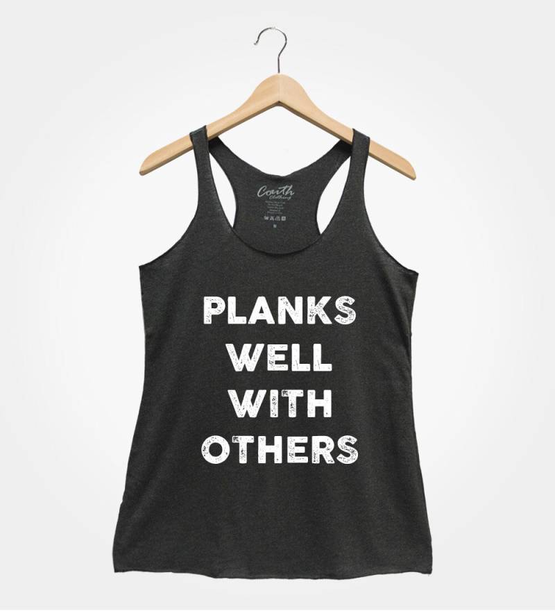 Plankt Gut Mit Anderen Tank Top Frauen Gym Workout Shirt von FierceTankDesign