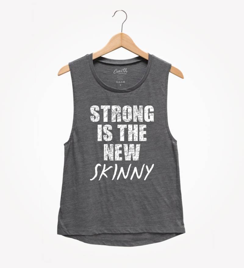 stark Ist Das Neue Skinny Muskel-T-Shirt - Damen Workout Tank Top von FierceTankDesign