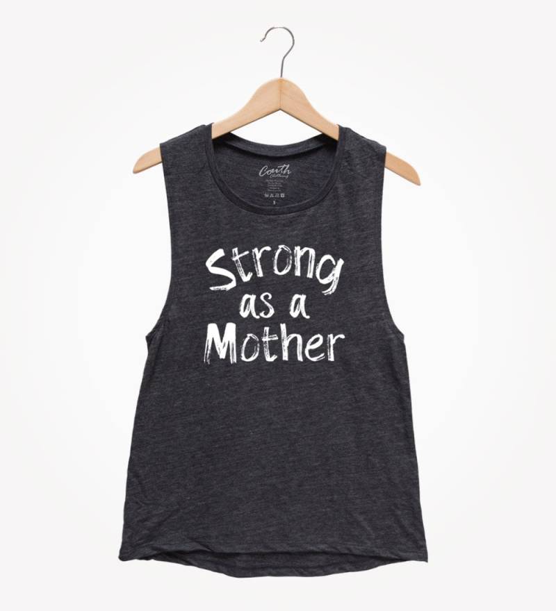 stark Wie Eine Mutter - Mom Tank Top Muskel T-Shirt Shirt Geschenk Für Mama Muttertagsgeschenk Momlife Beste von FierceTankDesign