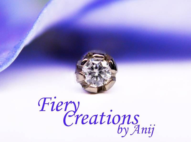 "Nasenschraube Oder Tragus Bolzen "Baby Distle Bud" - Feiner Weißer 1.5 Mm Diamant in 18K Solid White Gold Eingefasst." von FieryCreations