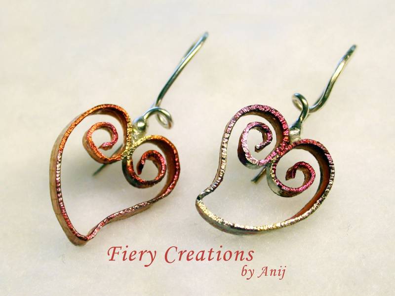 "Ohrringe "Geschmiedete Herzen" - Kupferohrringe Mit Sterling Silber Ohrhaken." "Wunderschöne "Painted With Fire" Kupferpatina, Unikat." von FieryCreations