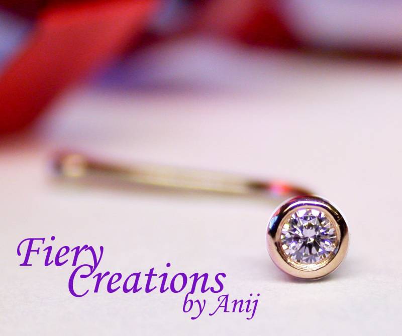 "Ohrstecker "Simply Elegant" - 18K Solides Gelbgold Mit Einem 1.5mm E-F, Vvsi Weissen Glitzernden Diamanten." von FieryCreations