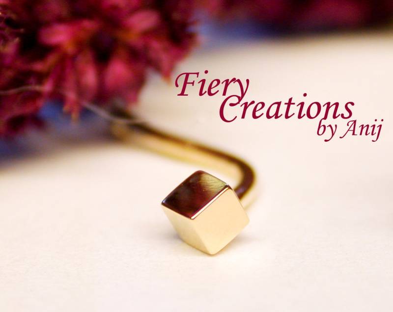 Tragus Knopf/Nasenschraube "Cubed" - Massives 750Er Gelbgold Hochglanzpoliert." von FieryCreations