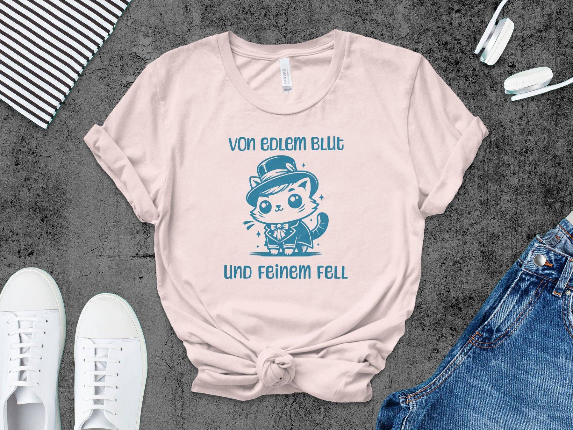 Niedliches Katzen-Design in Zylinder, Lustiges T-Shirt Für Katzenliebhaber, Geschenkidee Tierfreunde, Charmant Und Einzigartig von FifriDesigns