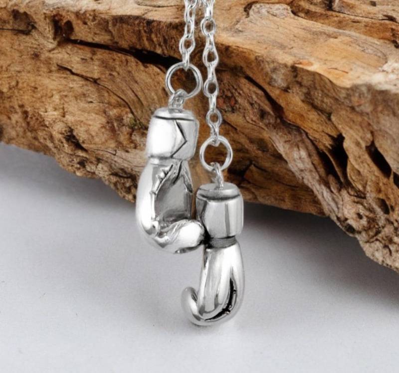 Boxhandschuh Anhänger - Handgefertigt Aus Sterling Silber Wiegt 2 Gramm von FightingSpiritShop