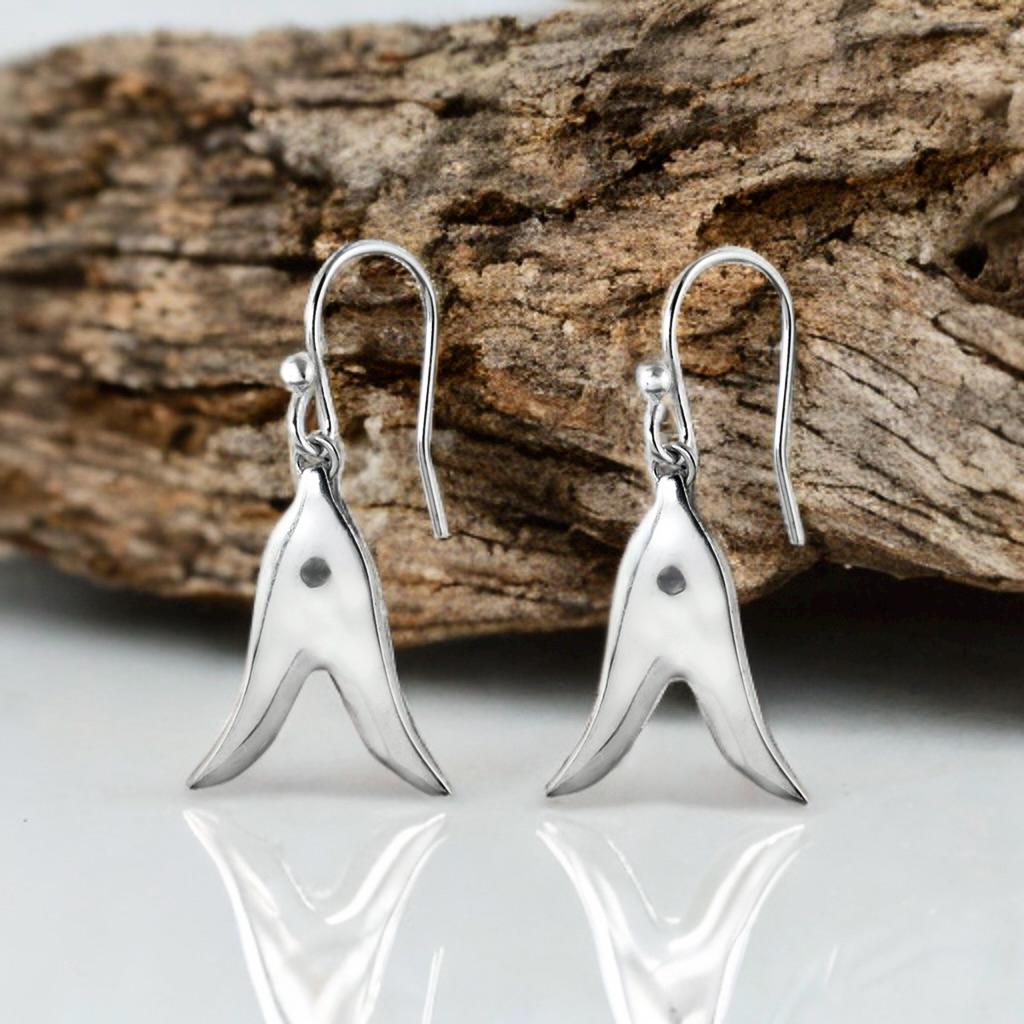 Pfeilspitze Ohrring Tropfen "Karimata'. Handgefertigt Aus Sterling Silber Pfeilspitze Ohrring Tropfen "Karimata'. Handgefertigt Aus Sterling Silber von FightingSpiritShop