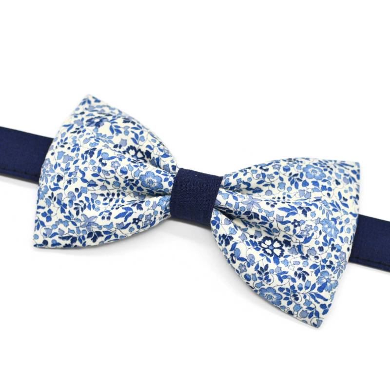 Fliege Liberty Katie Und Millie Zweifarbig Blau Marineblau Baby Kind Erwachsener Mann Kleine Blumen von FilGoodCreations