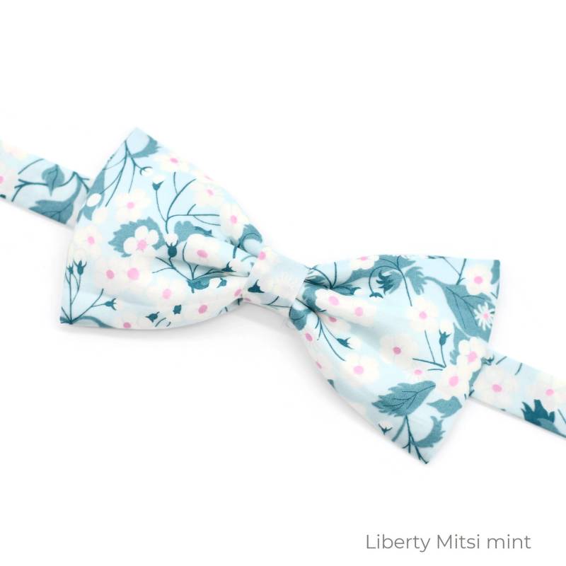 Fliege Liberty Wassergrün Mint Mitsi Blumen Mann Kind Baby von FilGoodCreations