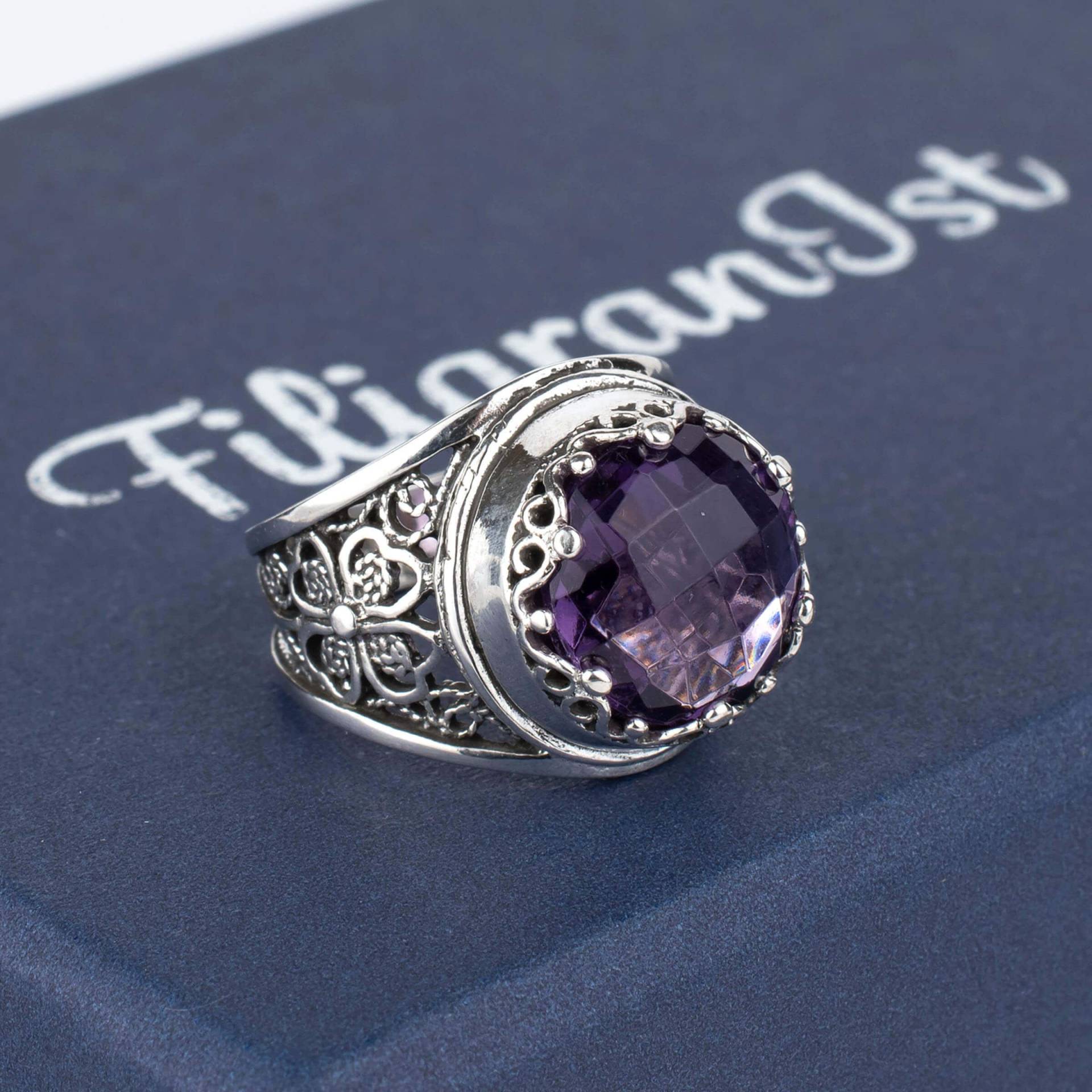 925 Sterling Silber Frauen Amethyst Cocktail Ring, Artisan Made Handcrafted Filigrane Kunst Edelstein Statement Ring Für Den Täglichen Gebrauch von FiligranUSA