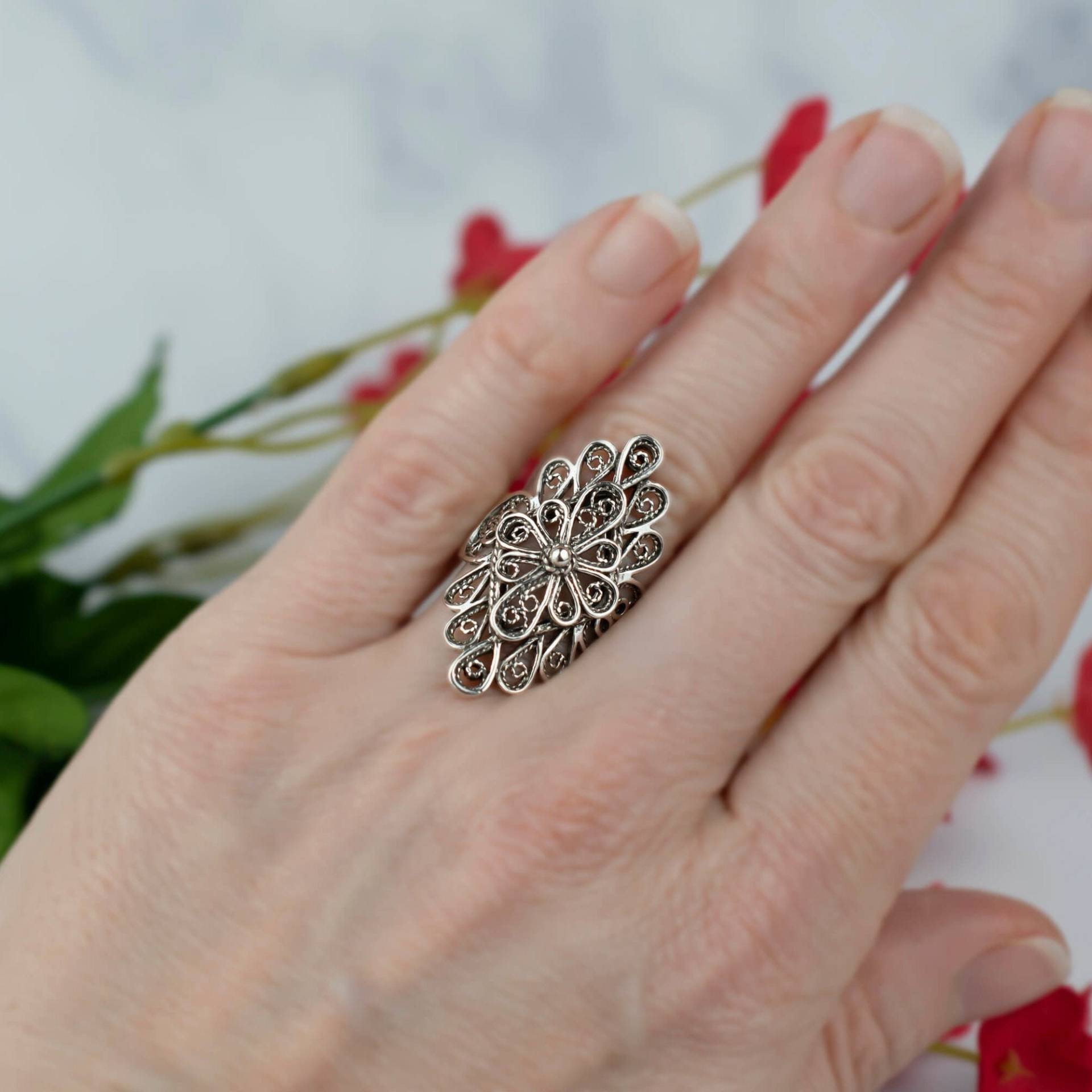 Sterling Silber Spitze Langen Ring, Handwerker Handgefertigte Filigrane Kunst Stickerei Lange Erklärung Frauen Ring von FiligranUSA