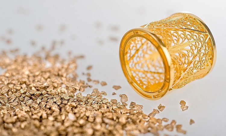 18K Röhrenring Aus Gold. Meisterstück Der Filigranen Schmuckherstellung. Ring Handgemacht Mit Gelb Oder Weißgoldfäden. Luis Méndez Artesanos von FiligranaGallery