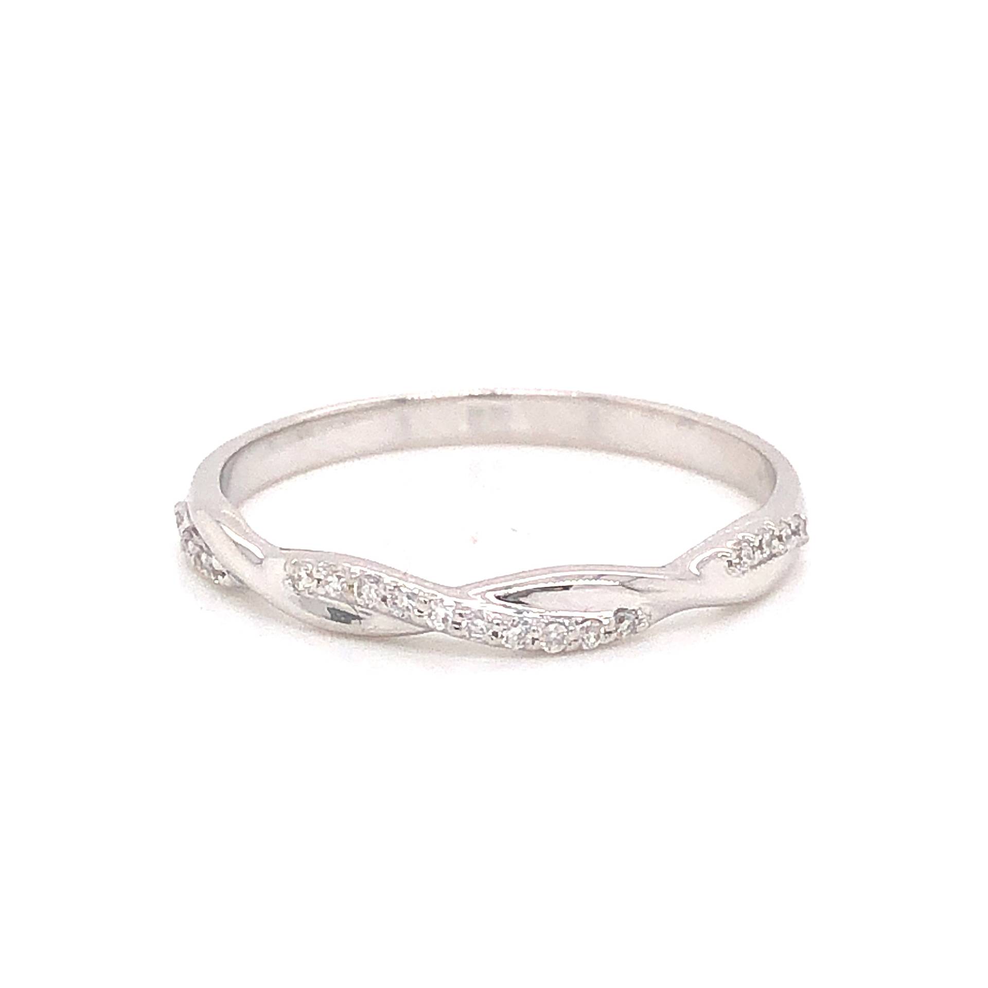 Diamant Twist Hochzeitsband in 14K Weißgold von FiligreeJewelers