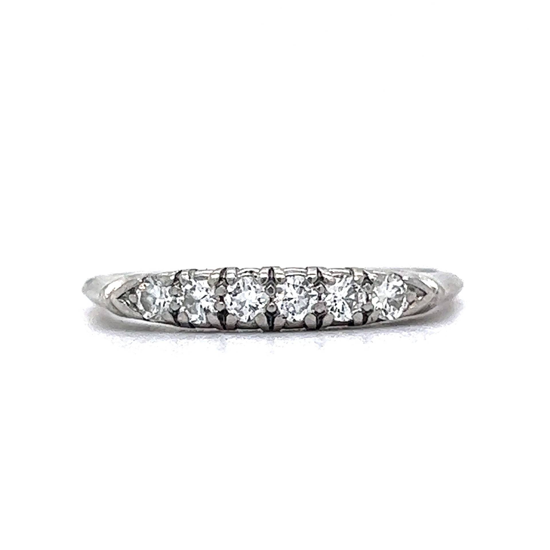 Mid-Century .24 Diamant Ehering in Platin von FiligreeJewelers