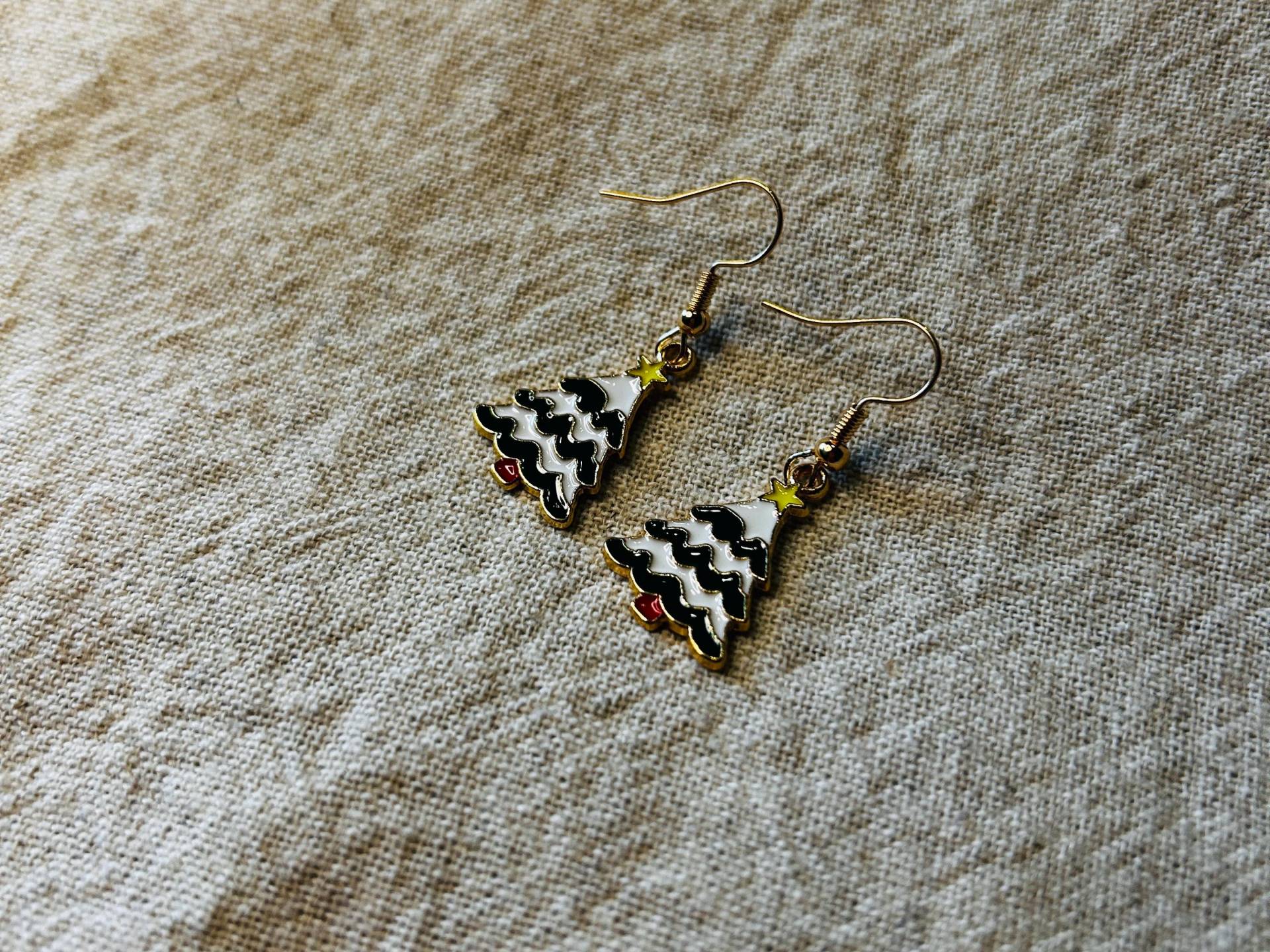 Ohrringe Ohrstecker Tannenbaum Christbaum Weihnachtsbaum Christkind Weihnachten Nikolaus Gold Grün Rot Weiß Gelb Zirkonia von FiligreeLu