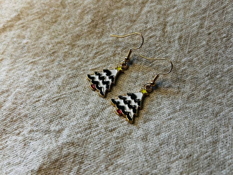 Ohrringe Ohrstecker Tannenbaum Christbaum Weihnachtsbaum Christkind Weihnachten Nikolaus Gold Grün Rot Weiß Gelb Zirkonia von FiligreeLu