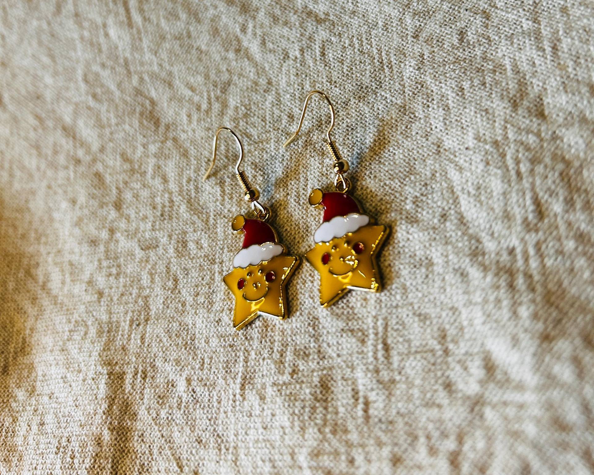 Ohrringe Weihnachtsstern Stern Weihnachtsmann Weihnachtsmütze Nikolausmütze Christkind Weihnachten Nikolaus Gold Rot Weiß Gelb von FiligreeLu