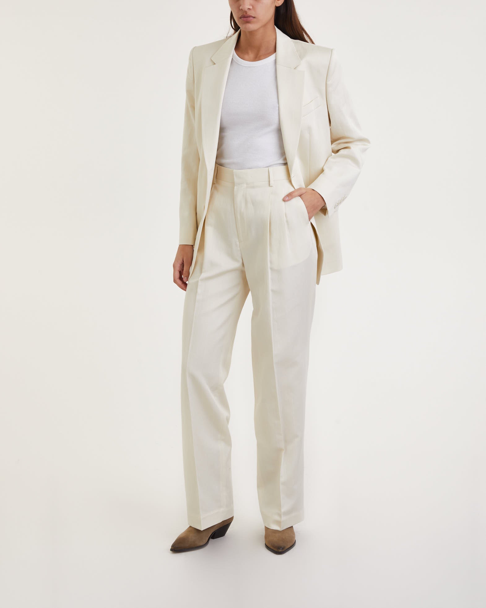 Filippa K Trousers Pleated Pinstripe Benvit Filippa K Trousers Pleated Pinstripe Benvit von Filippa K