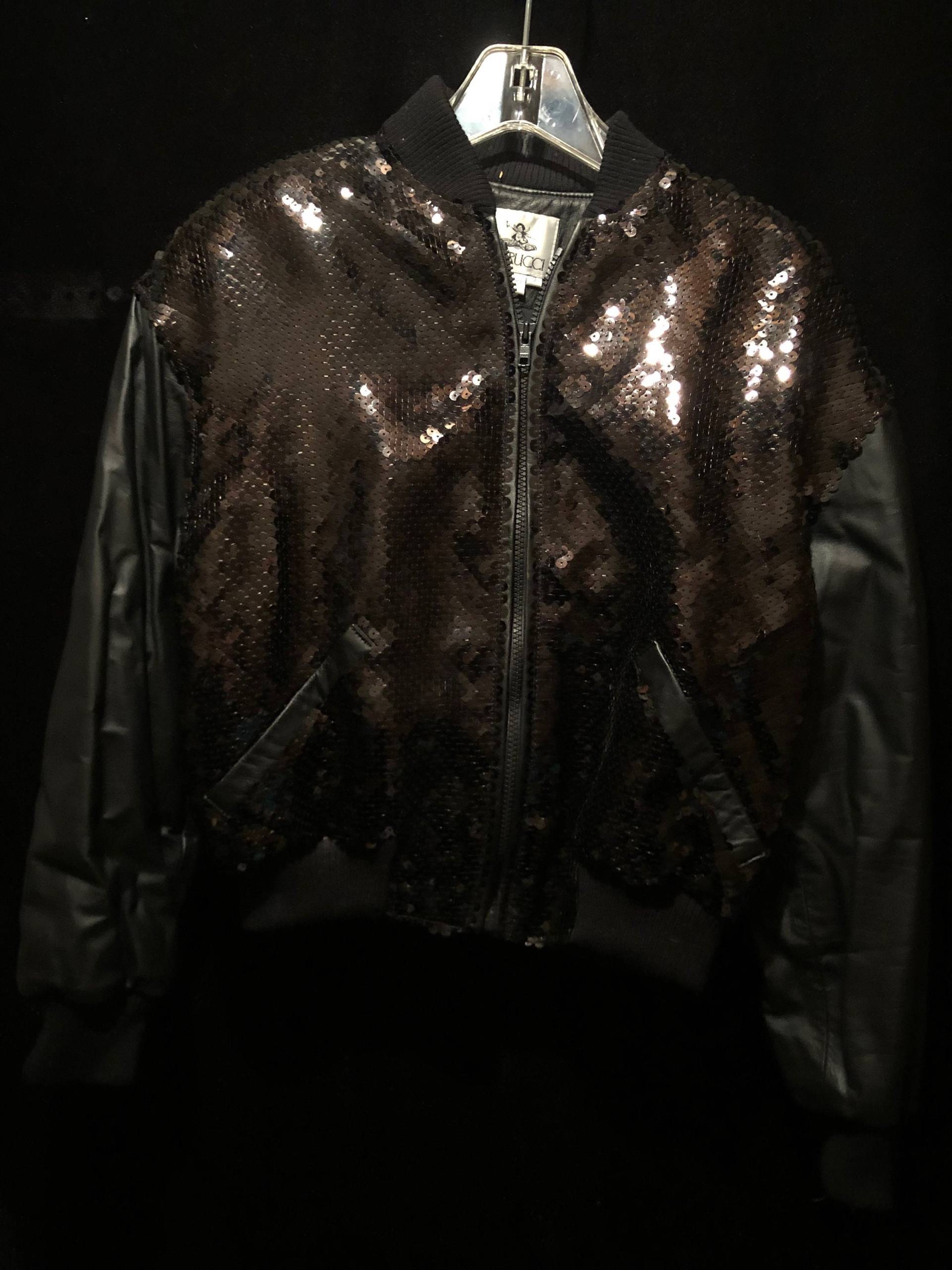 Original 1980S Vintage Pia Rucci Schwarze Leder Und Pailletten Jacke Frau Klein S Bomber von FilmArtMusicEct