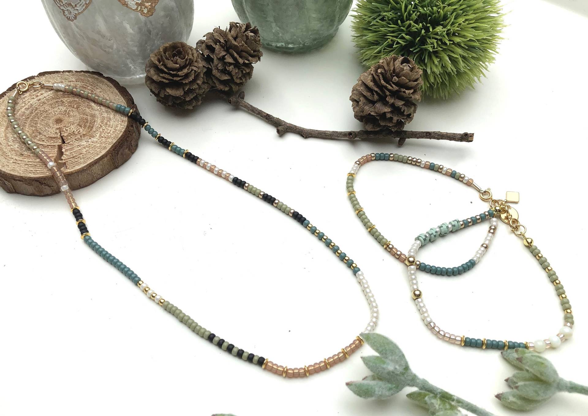 Set Aus Kette Mit Zwei Passenden Armbändern Set Aus Kette Mit Zwei Passenden Armbändern von FilzArtundGefunkel