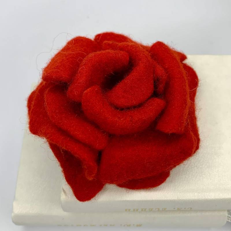 Filzbrosche Blumenbrosche Filzblume Rose Rosenbrosche Rote Muttertag Geschenk Filzbrosche Blumenbrosche Filzblume Rose Rosenbrosche Rote Muttertag Geschenk von FilzKiosk