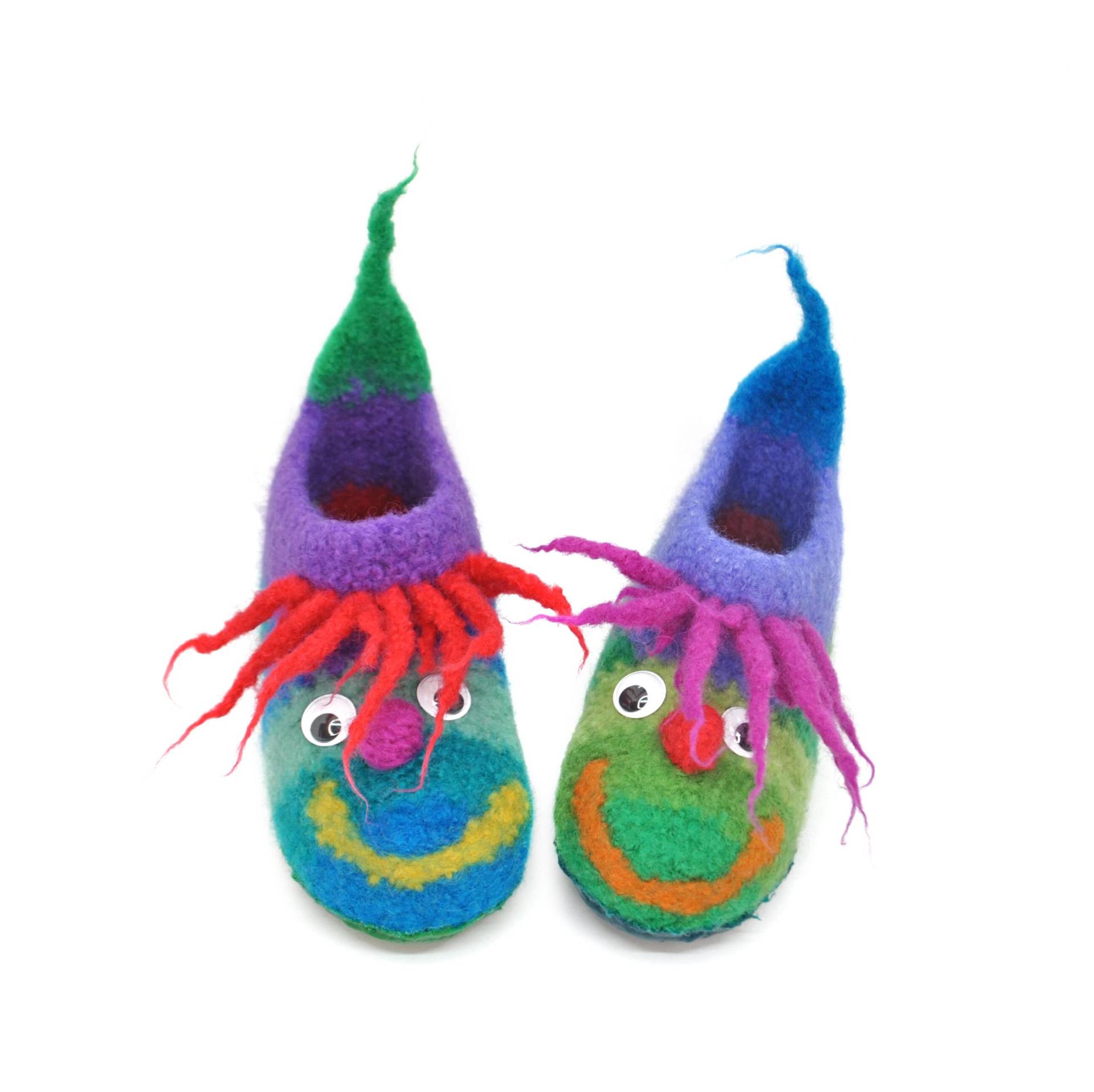 Gr. 30 - Barfußschuhe, Filzhausschuhe, Smilie, Crazy Bunt, Mit Fransen Am Rand, Super Bequem, Rutschfest Gr. 30 - Barfußschuhe, Filzhausschuhe, Smilie, Crazy Bunt, Mit Fransen Am Rand, Super Bequem, Rutschfest von FilzSchluppyFee