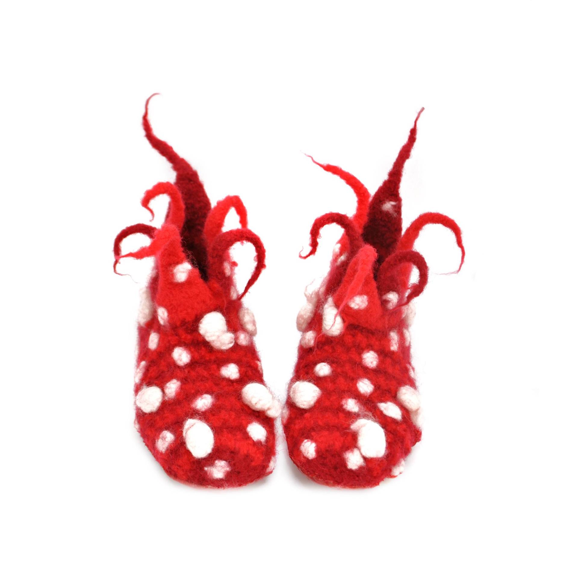 Gr. 35/36 - Fliegenpilzschuhe, Barfußschuhe, Filzhausschuhe, Smilie, Mit Harlekinzipfeln Am Rand, Super Bequem, Rutschfest Gr. 35/36 - Fliegenpilzschuhe, Barfußschuhe, Filzhausschuhe, Smilie, Mit Harlekinzipfeln Am Rand, Super Bequem, Rutschfest von FilzSchluppyFee