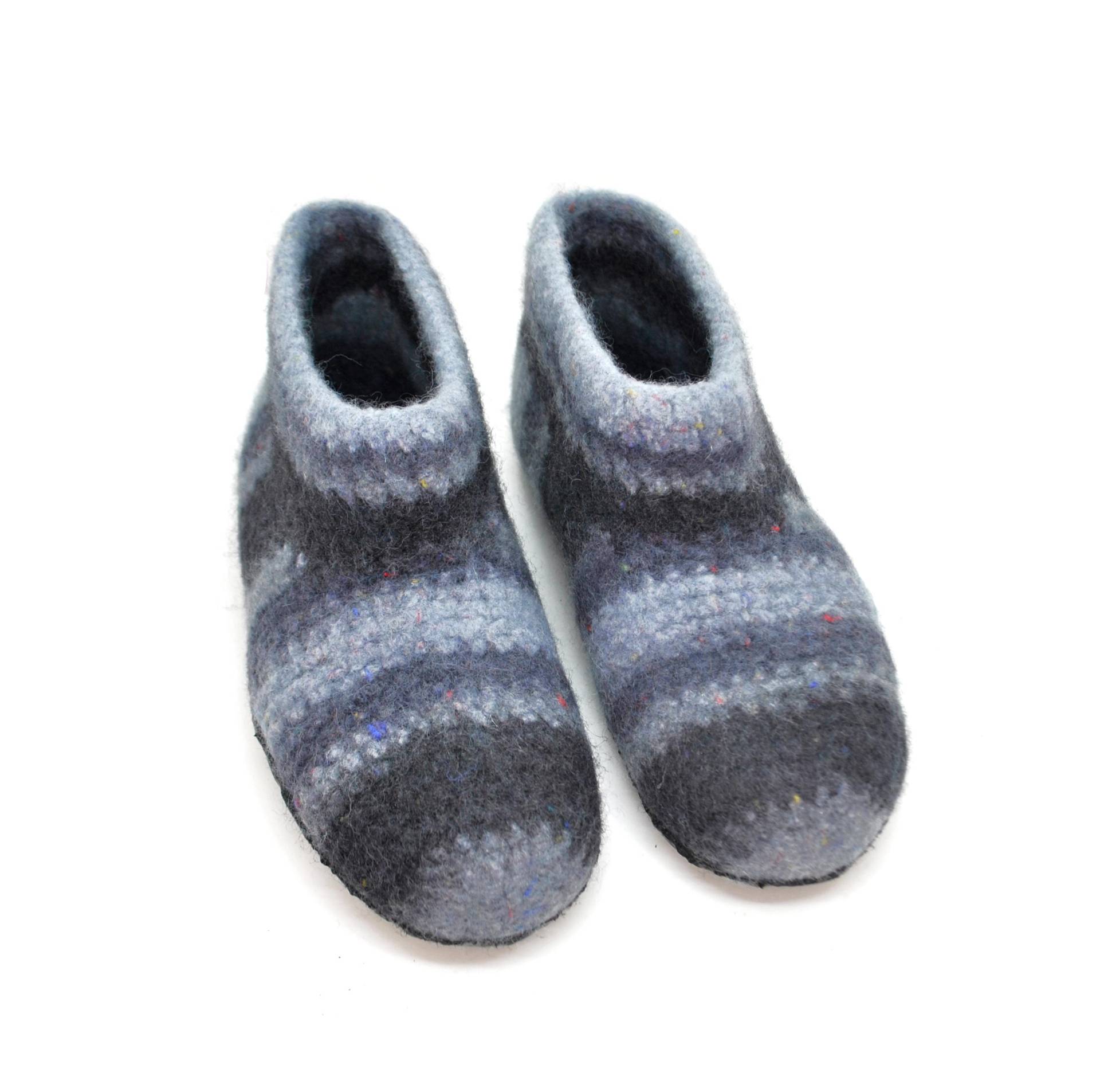 Gr.41 - Filzpantoffeln, Barfußschuhe, Verschiedene Grautöne, Gestreift, Knöchelwarm, Super Bequeme Slipper, Extra Rutschfest Gr.41 - Filzpantoffeln, Barfußschuhe, Verschiedene Grautöne, Gestreift, Knöchelwarm, Super Bequeme Slipper, Extra Rutschfest von FilzSchluppyFee