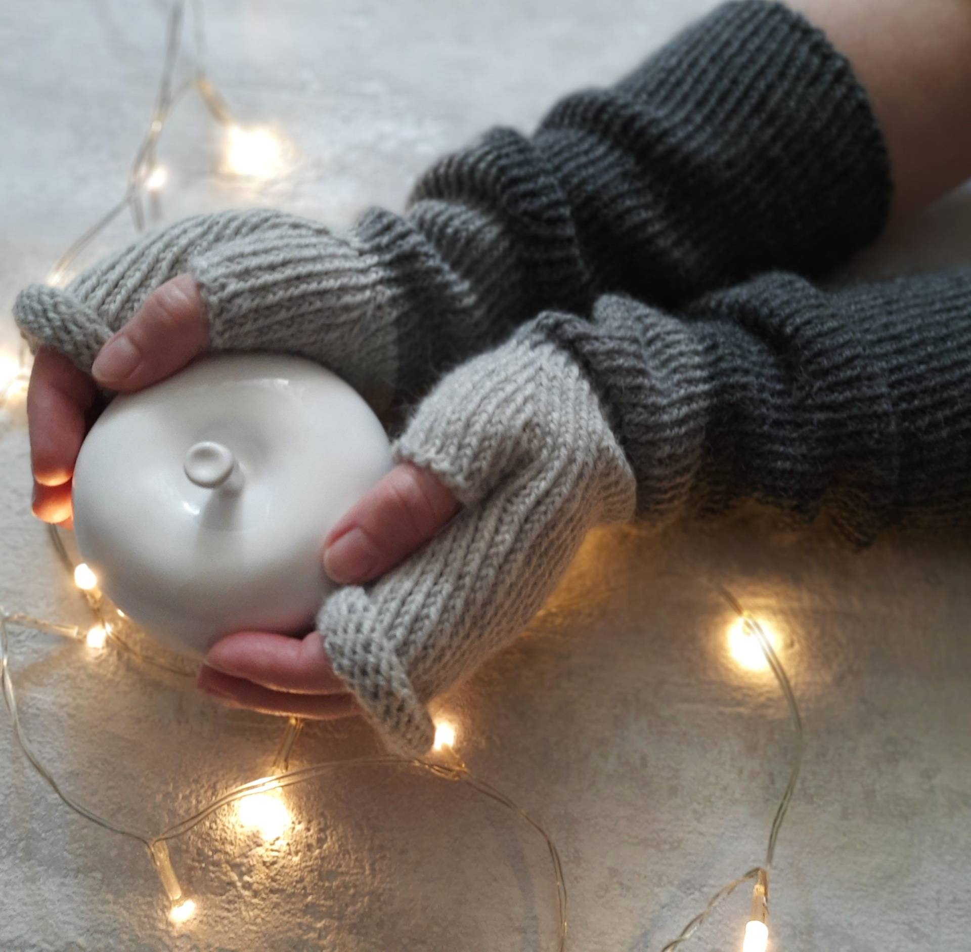 Handgestrickte Lange Armstulpen Aus Wolle Und Alpaka, Fingerlose Handschuhe Für Damen in Grau Mix, Winteraccessoires Weihnachtsgeschenke von Filzaccessoires