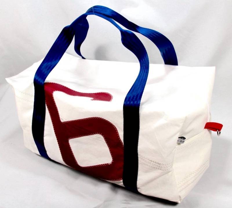 Sporttasche Weekender Aus Recycelten Segeltuch Mit Zahl von Filzschnitt