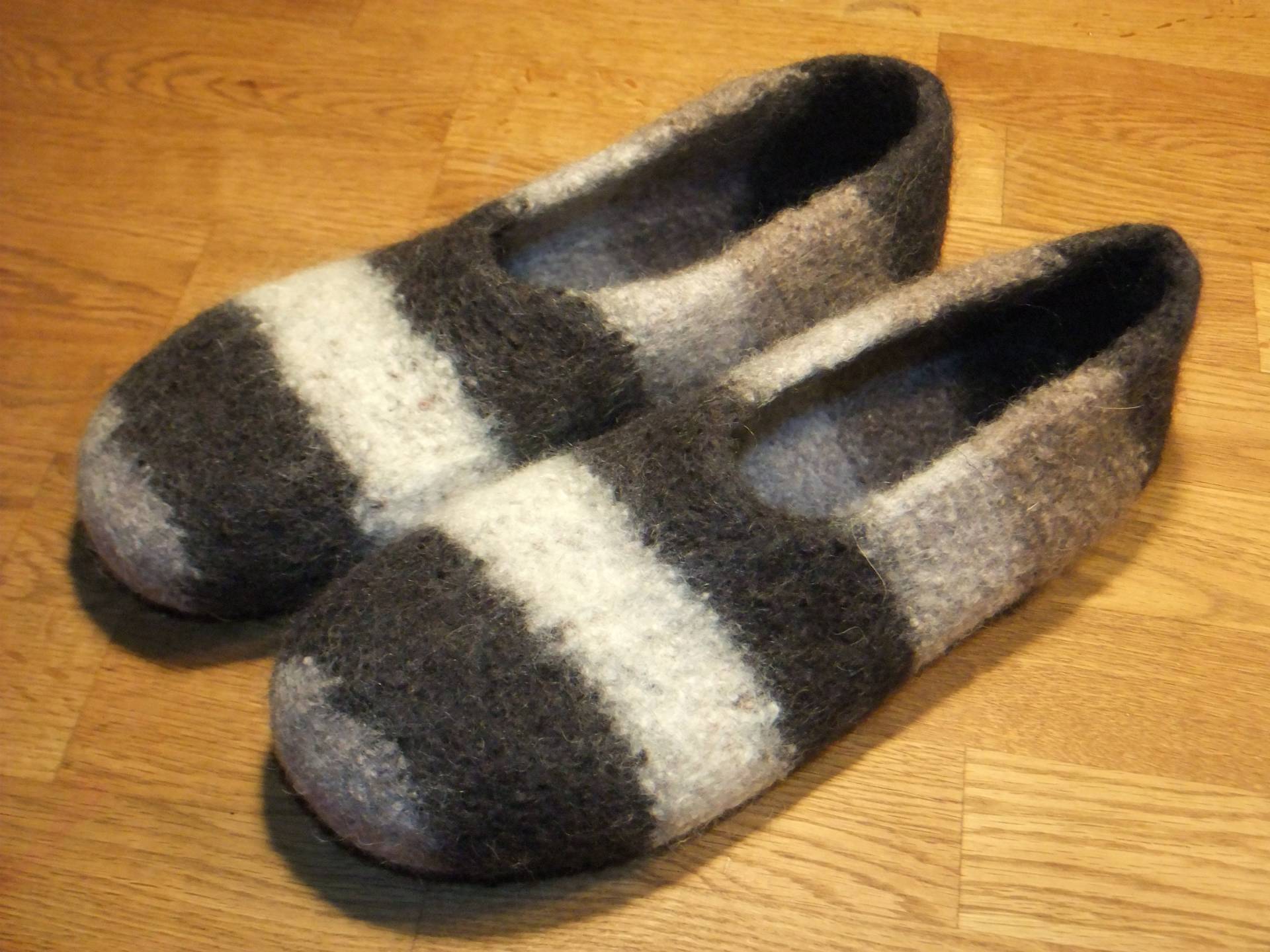 Hausschuhe-Puschen, Braun, Beige Hausschuhe-Puschen, Braun, Beige von Filzwerkbyoormon