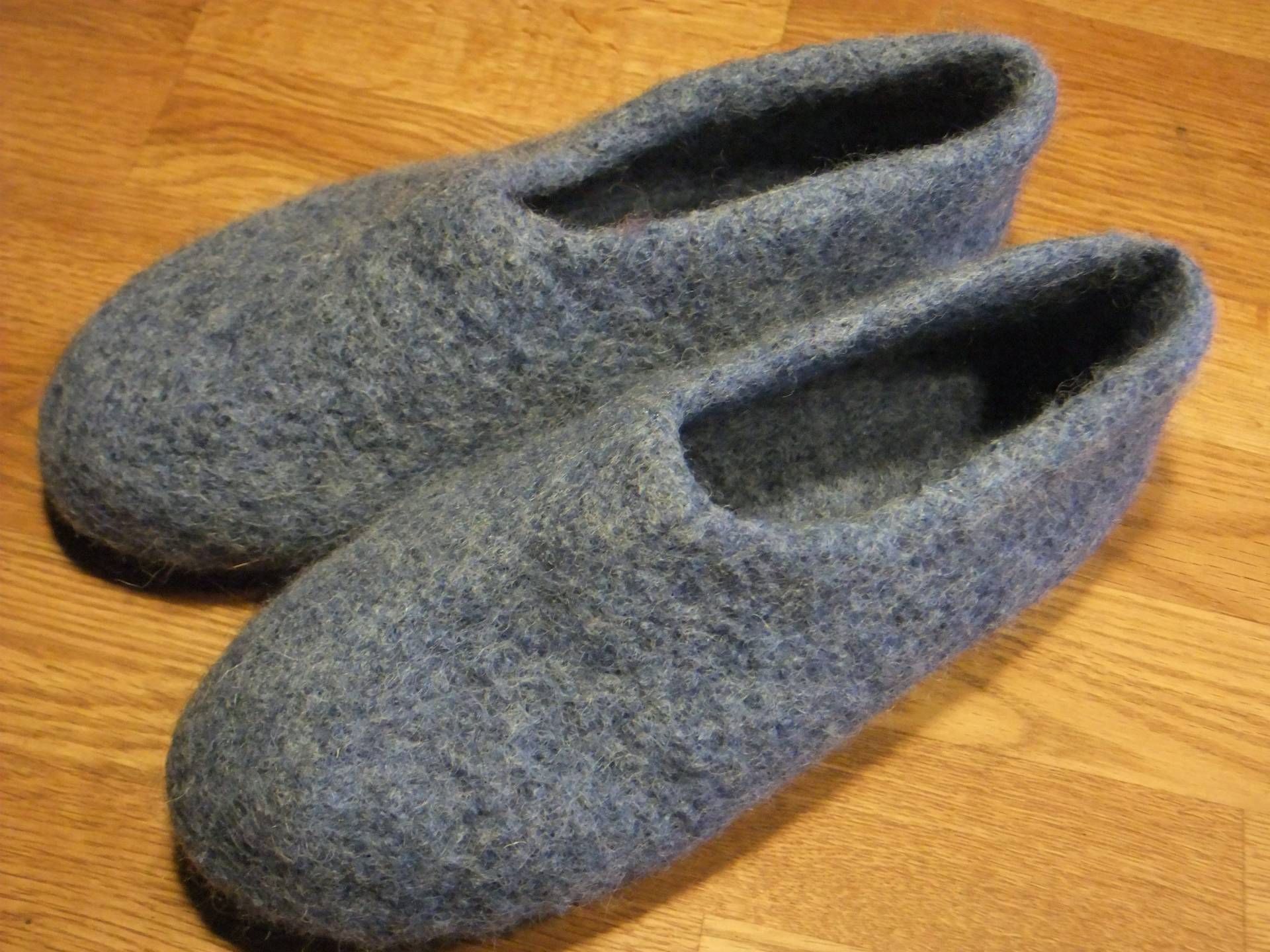 Hausschuhe-Puschen, Handgefilzt, Jeansblau von Filzwerkbyoormon