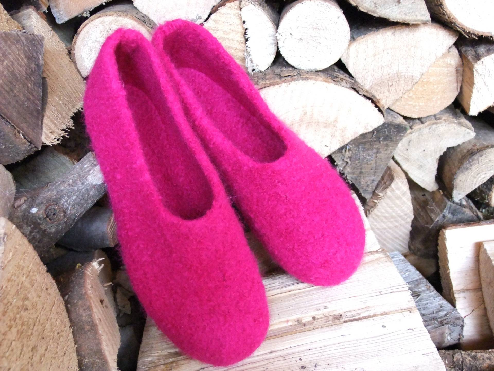 Hausschuhe-Puschen, Handgefilzt Pink Hausschuhe-Puschen, Handgefilzt Pink von Filzwerkbyoormon