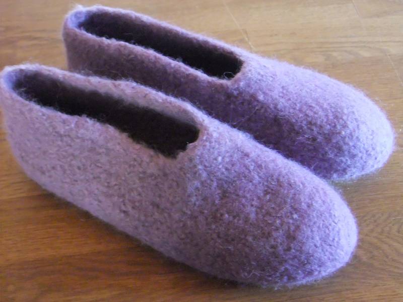 Hausschuhe-Puschen, Lavendel, Handgefilzt Hausschuhe-Puschen, Lavendel, Handgefilzt von Filzwerkbyoormon