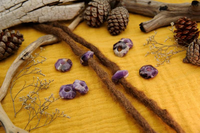 Amethyst Dreadlock Perle - Handgefertigter Dreadschmuck Aus Naturstein Große Scheibenform Boho Hippie Haar Accessoire Loch 6-8 Mm von FimonacciArtifacts
